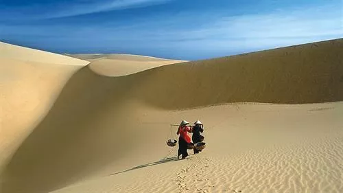 Mui Ne Sand Dunes 1 Day Tour From Nha Trang by Private car