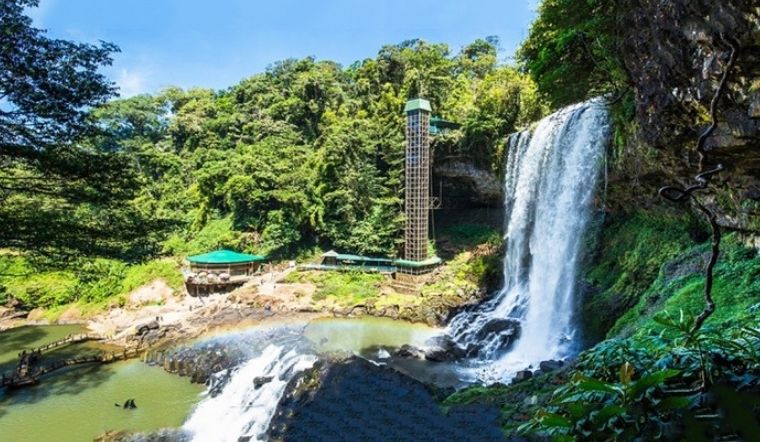 Damb'ri Waterfall