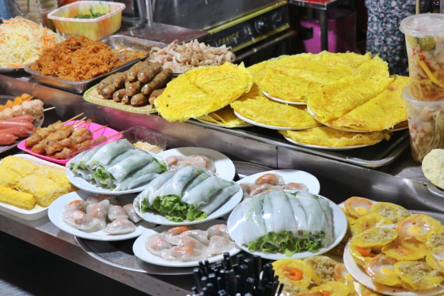 Cau Dat Food Street Hai Phong