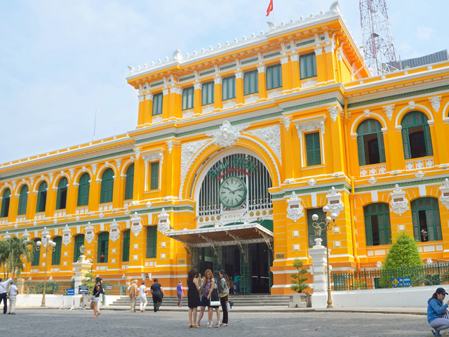 Ho-Chi-Minh-City-Day-Tour-By-Private-Car-5