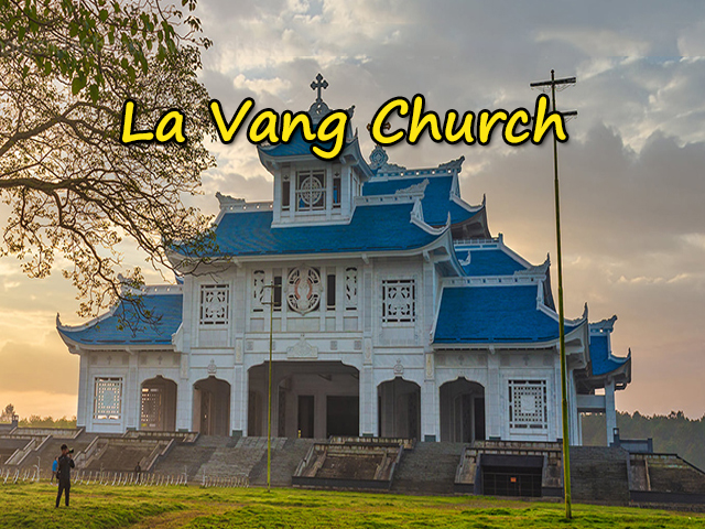 Private-Car-From-Hue-To-La-Vang-Holyland-Anh