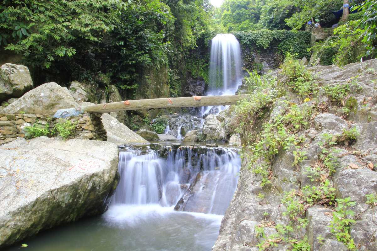 Scenic private car drive from Mai Chau to Ba Vi National Park