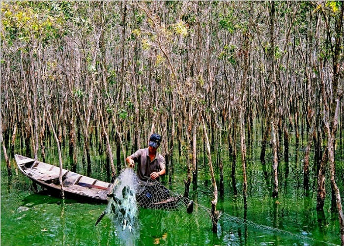 Mekong Delta highway rest stop and coffee break