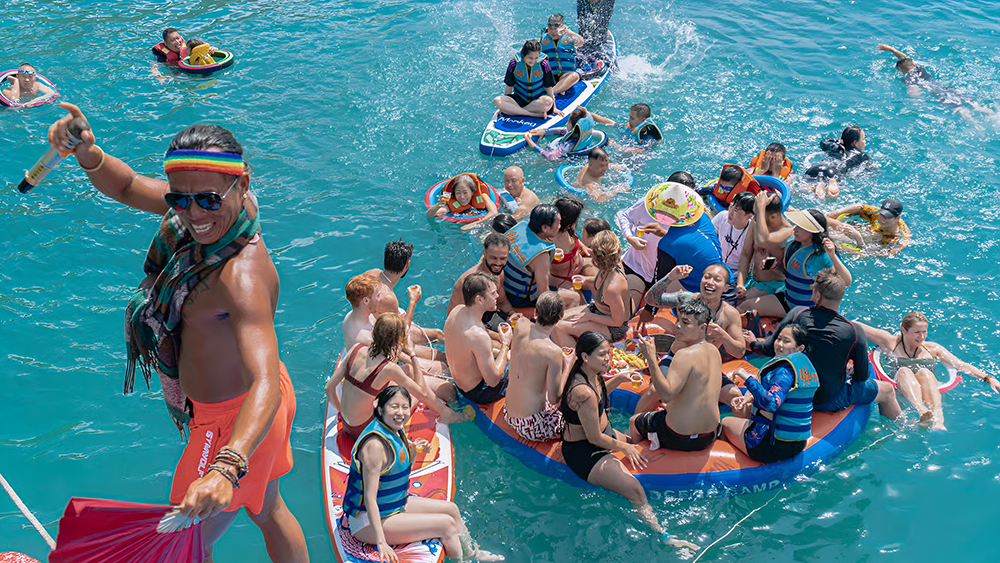 Group games and SUP at the floating raft
