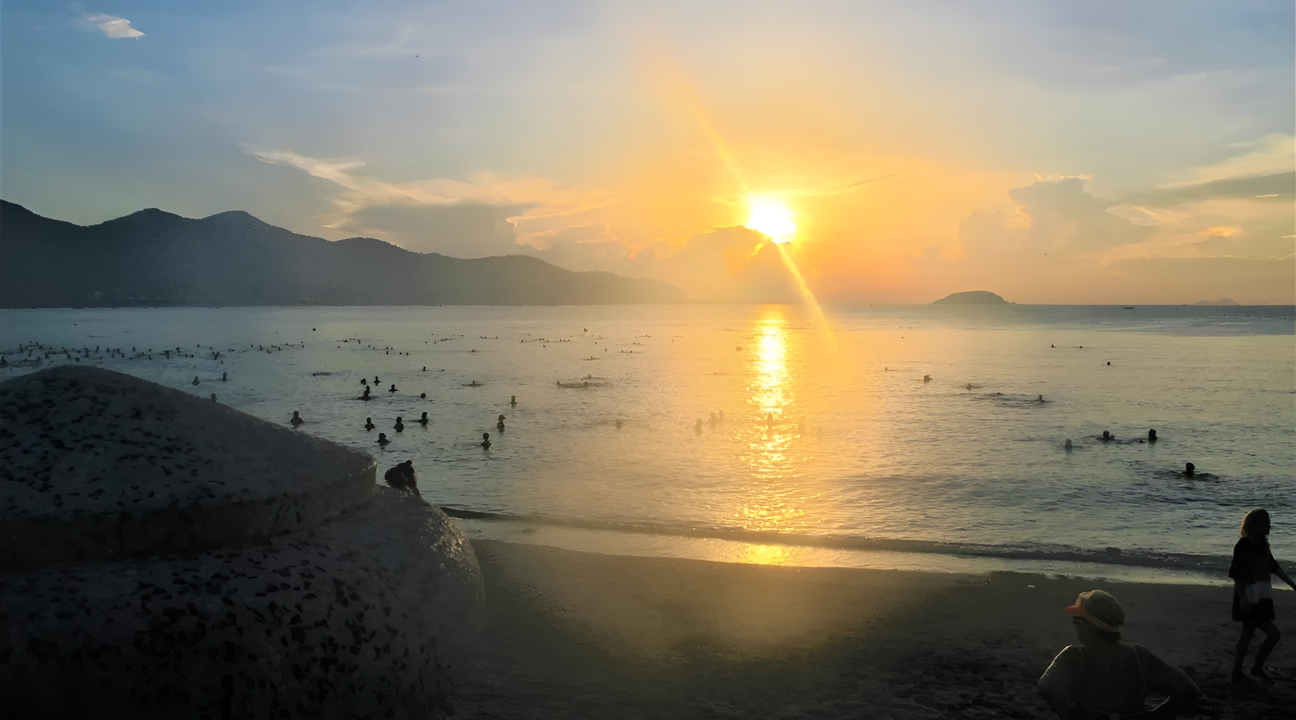 Emperor Cruise Sunset Dinner Nha Trang Bay