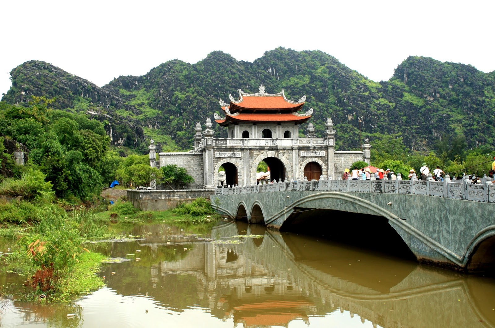 Hoa Lu ancient capital temples near Ninh Binh – stop on the Thanh Hoa to Ninh Binh private car route