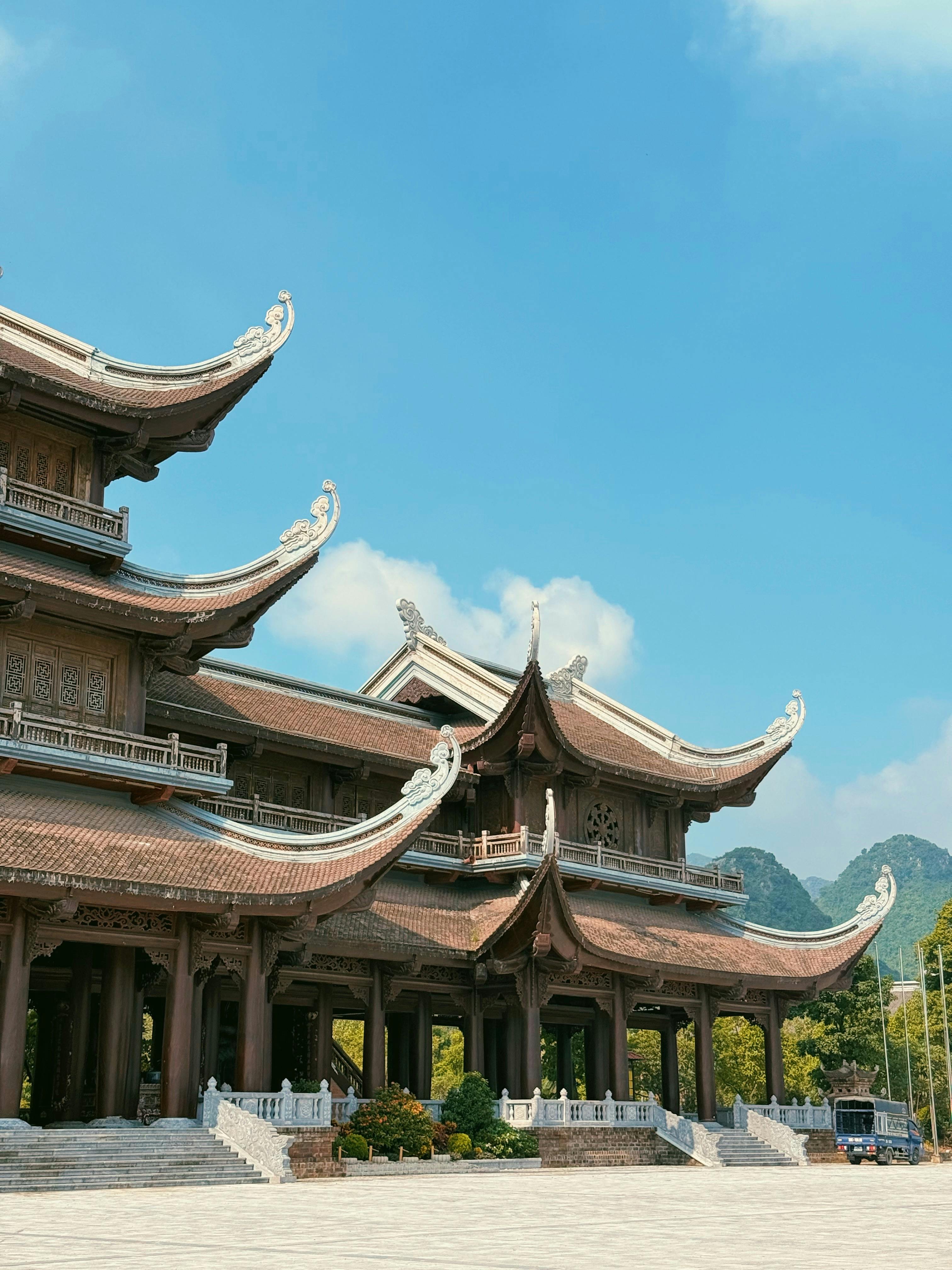 Tam Chuc Pagoda Ha Nam – on-route stop for Sapa to Ninh Binh private car
