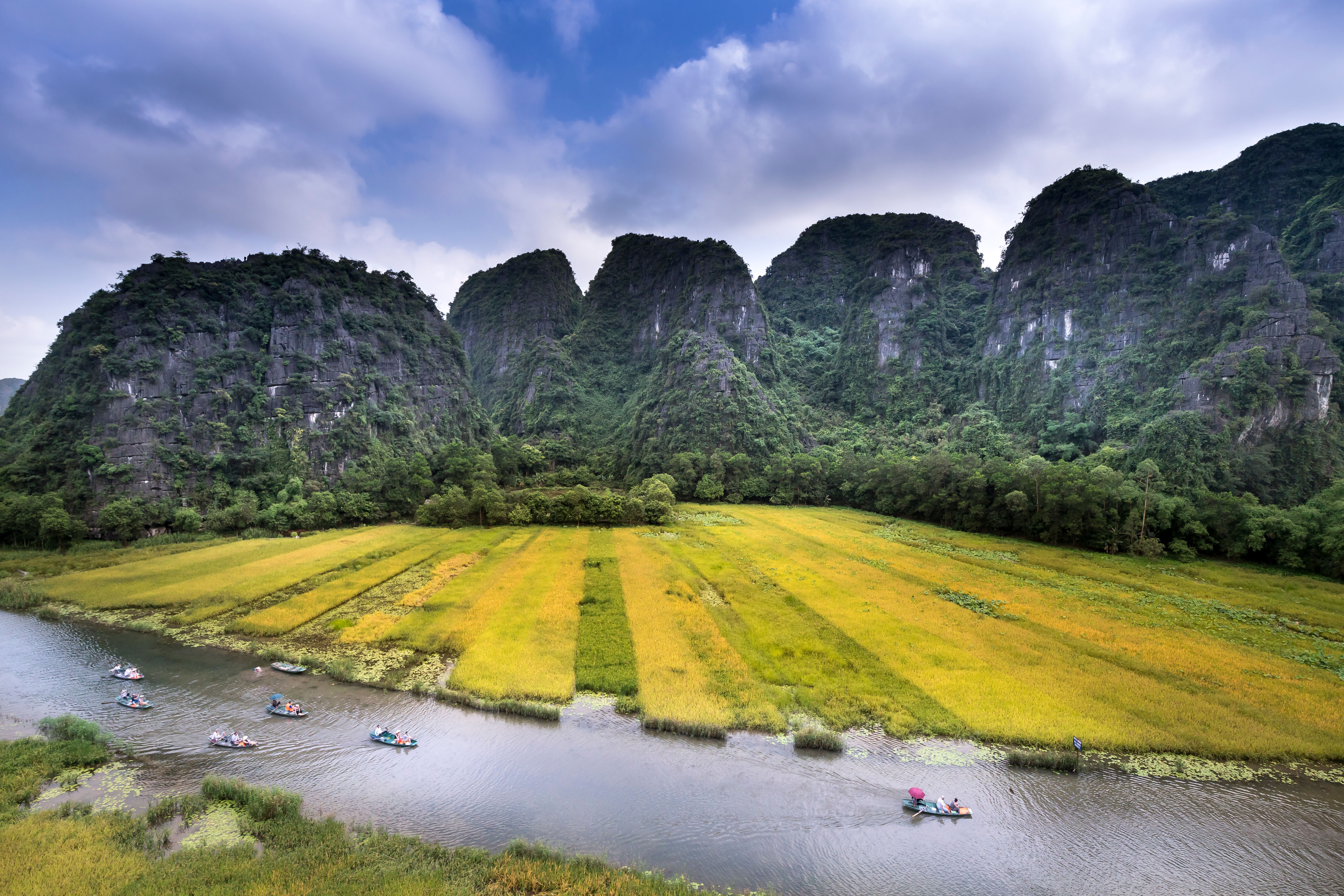 Scenic private car drive from Mai Chau to Tam Coc