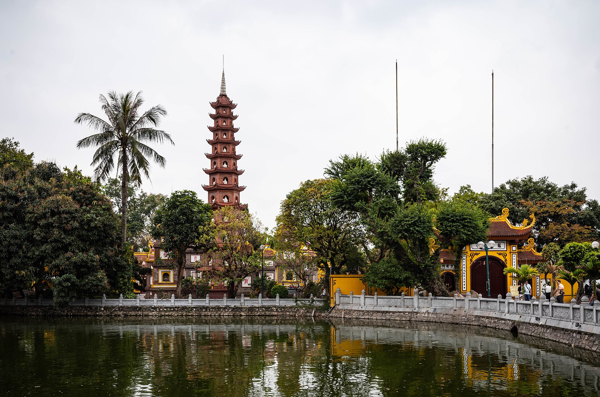 Hanoi International Airport private car fleet – sedan, SUV and 16-seat van