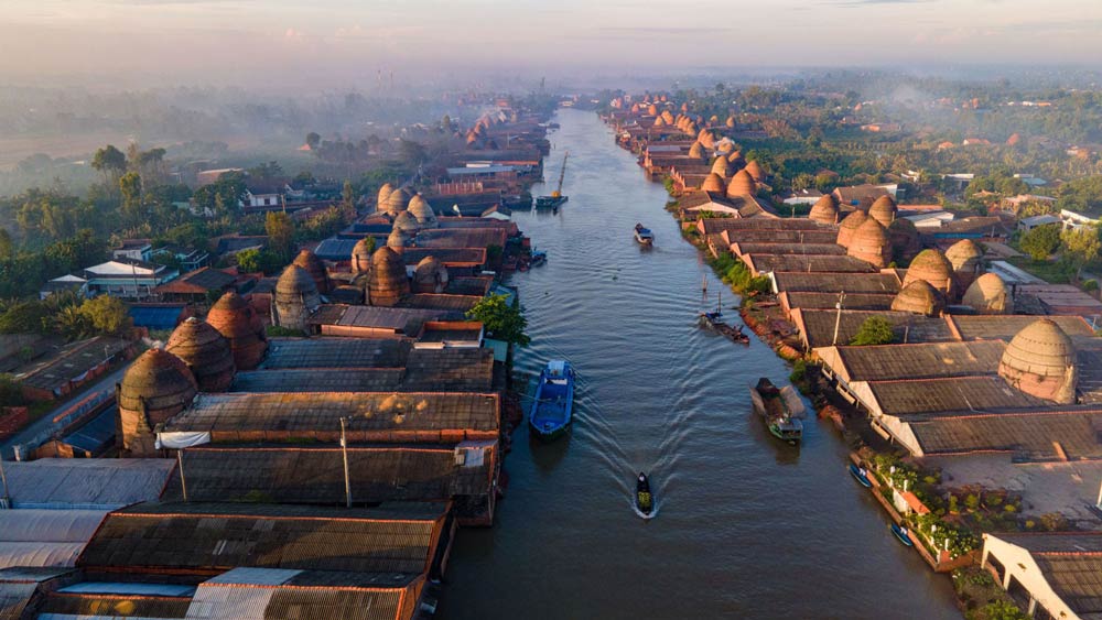 Private car transfer from Vinh Long to Long An
